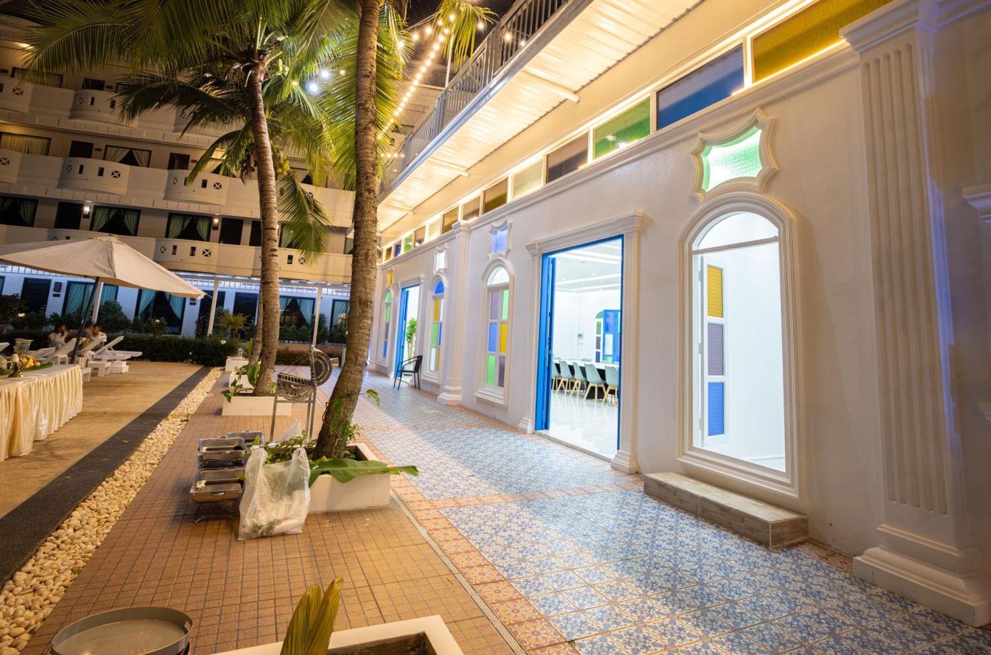 Blue Carina Hotel Phuket Exterior foto