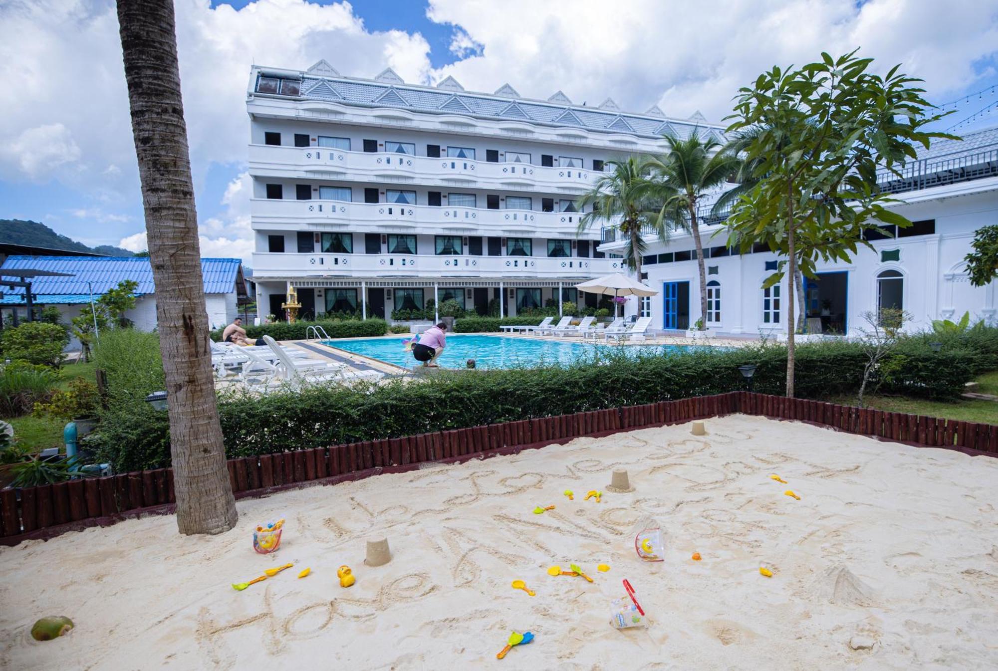 Blue Carina Hotel Phuket Exterior foto