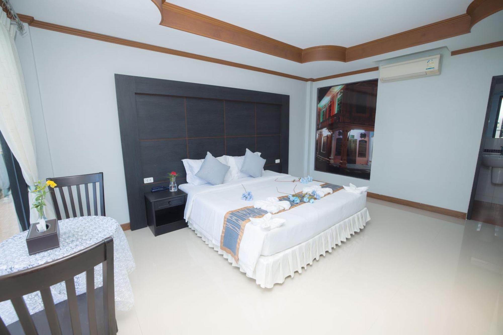 Blue Carina Hotel Phuket Exterior foto